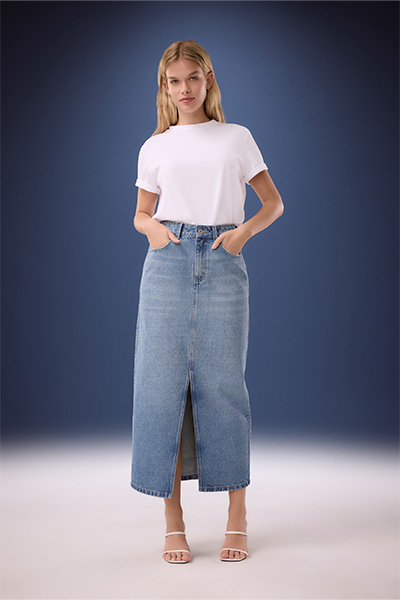 Saia jeans mídi cintura super alta com fenda