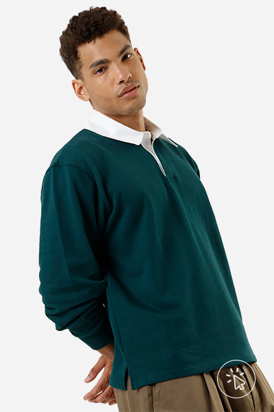 Modelo veste polo masculina de moletom manga longa verde escura - combinar cores de roupas