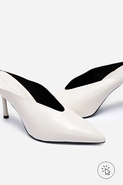 Scarpin mule salto fino oneself off-white - blusas para usar com calça de alfaiataria - qual sapato usar com calça de alfaiataria - looks com calça de alfaiataria feminina - como usar calça de alfaiataria - look com calça alfaiataria - como usar calça alfaiataria com tênis - o que é calça de alfaiataria