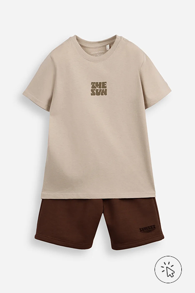 Conjunto curto infantil de algodão "The Sun" bege e marrom camiseta e short - que cor de roupa usar no Natal - Roupa de Natal infantil