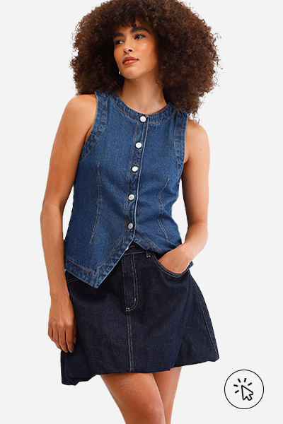 Modelo veste saia balonê feminina jeans cintura alta - looks com saia balonê - como usar saia balonê curta - o que é balonê