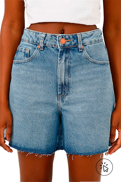 A imagem só aparece a parte dos quadris para mostrar o short jeans que a modelo veste. - 7 estilos universais - quais são os 7 estilos universais - quem criou os 7 estilos universais - estilo casual - estilo esportivo