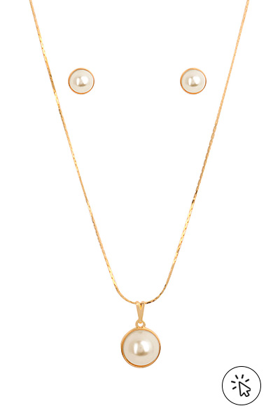 Still de um conjunto de colar e brinco dourado com pérolas - 7 estilos universais - quais são os 7 estilos universais - quem criou os 7 estilos universais - estilo tradicional - estilo clássico