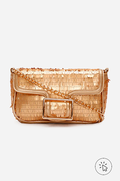Bolsa transversal de paetê alça corrente dourada - o que é um traje esporte fino - traje esporte fino - look esporte fino feminino - look esporte fino - estilo esporte fino