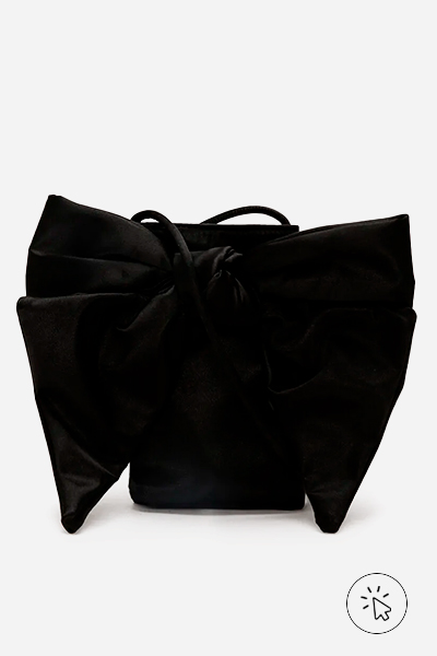 Bolsa phone bag acetinada com laço grande preta