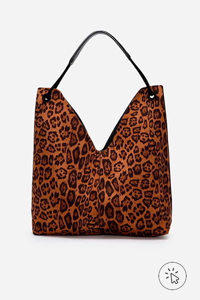 Bolsa shoulder dupla face animal print da coleção C&A + Stylists assinada por Babi Louise