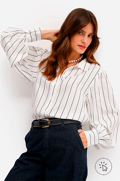 Camisa feminina de viscose manga bufante listrada preta - looks com botas cano curto​ - tipos de botas femininas cano curto - como usar bota cano curto
