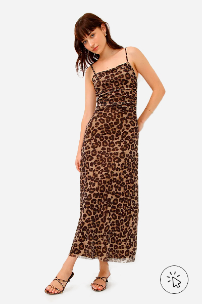 Vestido longo de tule animal print com franzido - looks com botas cano curto​ - tipos de botas femininas cano curto - como usar bota cano curto