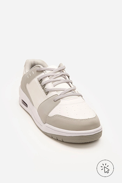 Foto do tênis casual com recortes ACE cinza - look comfy para show de trap - o que é comfy