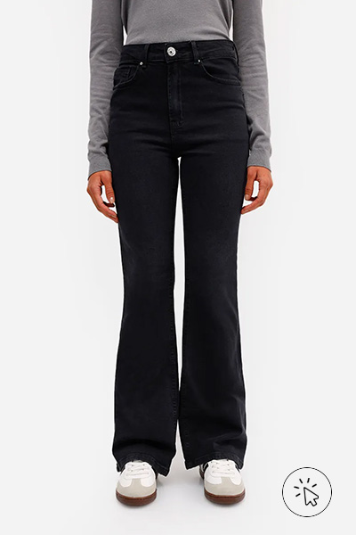 Calça flare feminina jeans cintura alta preta- moda anos 70 - moda feminina dos anos 70 - look anos 70 - roupas anos 70 - como era a moda dos anos 70