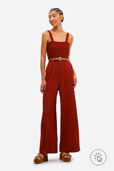 Macacão wide leg feminino texturizado vinho- moda anos 70 - moda feminina dos anos 70 - look anos 70 - roupas anos 70 - como era a moda dos anos 70