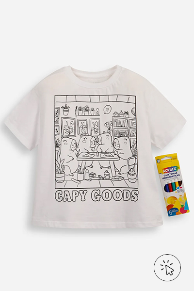 Camiseta infantil Capy Goods com brinde canetinhas laváveis off-white