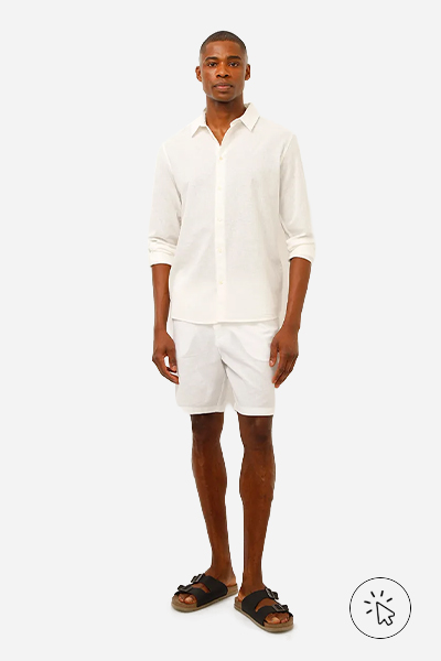 Modelo veste camisa de linho e algodão manga longa verde médio branco