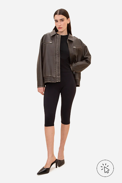 Modelo veste calça legging capri cintura alta Mindset preta