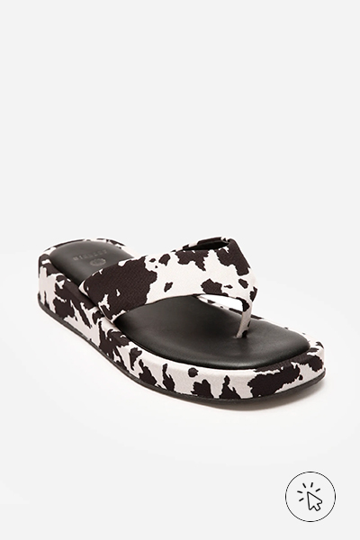 Sandália flatform tira grossa animal print cow print vaquinha Mindset preta - cores que combinam com azul - que cor de sapato combina com vestido azu