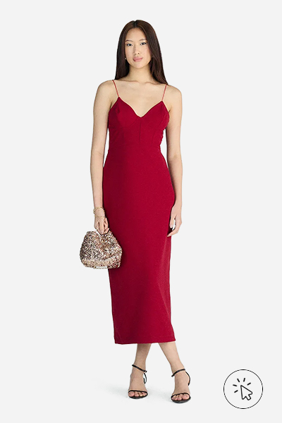 Modelo veste vestido mídi corset vermelho escuro