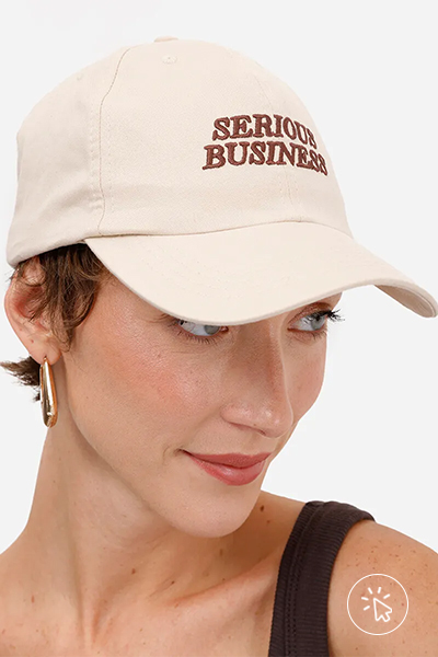 Boné aba curva de sarja "Serious business" bege areia
