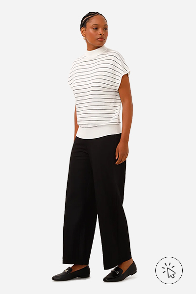 Modelo veste calça wide leg cropped de alfaiataria cós com elástico