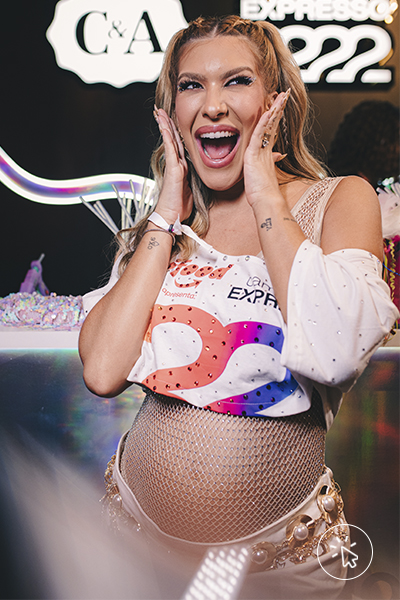 Lore Improta veste C&A no Expresso 2222