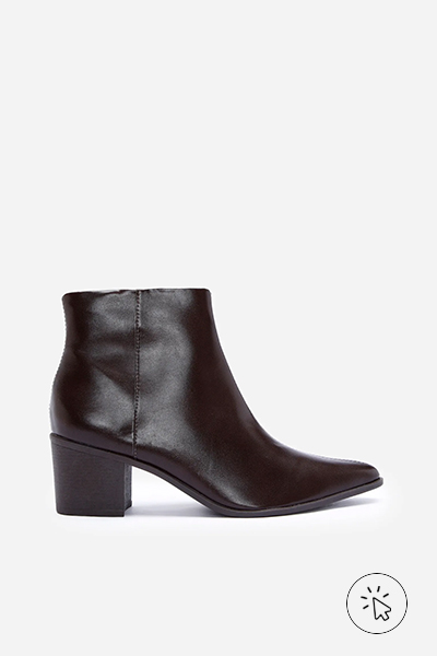 Bota western cano curto bico fino marrom escuro