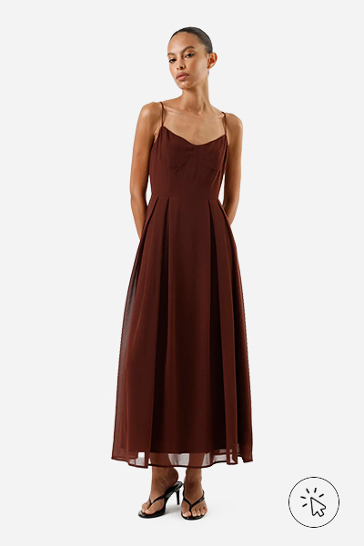 Vestido mídi com pregas vinho - look para casamento no inverno - o que vestir em um casamento no inverno - o que vestir em um casamento no frio