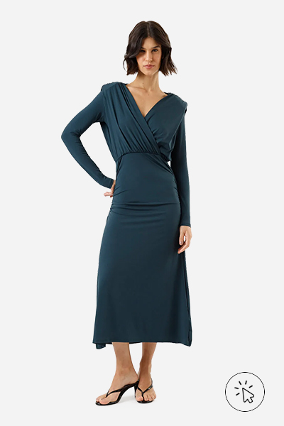 Vestido mídi verde manga longa - look para casamento no inverno - o que vestir em um casamento no inverno - o que vestir em um casamento no frio