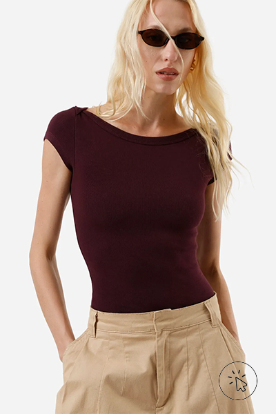 Blusa feminina de algodão decote canoa vinho escuro burgundy - burgundy cor - vermelho burgundy - o que é burgundy - que cor é burgundy