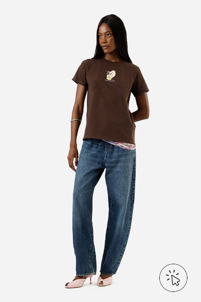 Camiseta feminina de algodão manga curta estampada marrom escuro